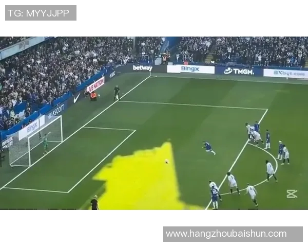 切尔西引发球迷强烈反应 这一举动成为热议焦点